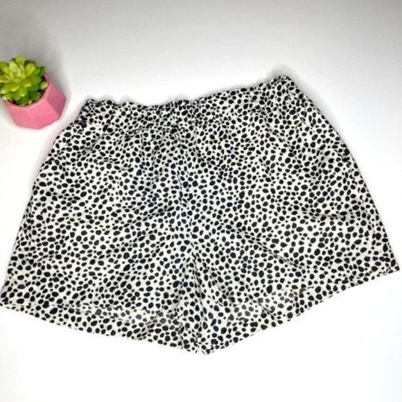 aerie Pants - Aerie Dotted Pull On Shorts Size Small NWT